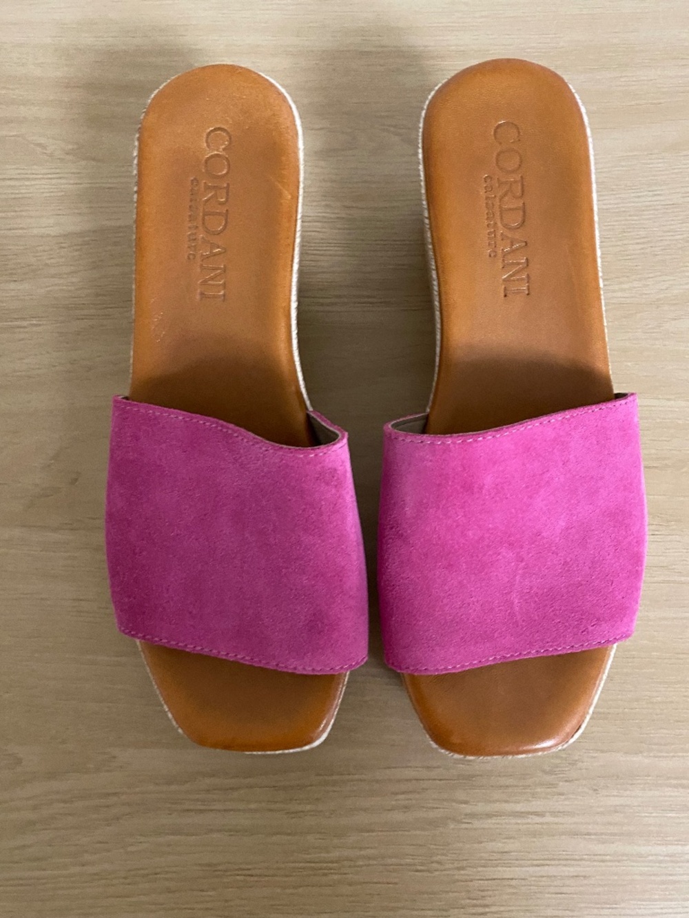 Cordani Hot Pink Platform Slides, Size 6.5